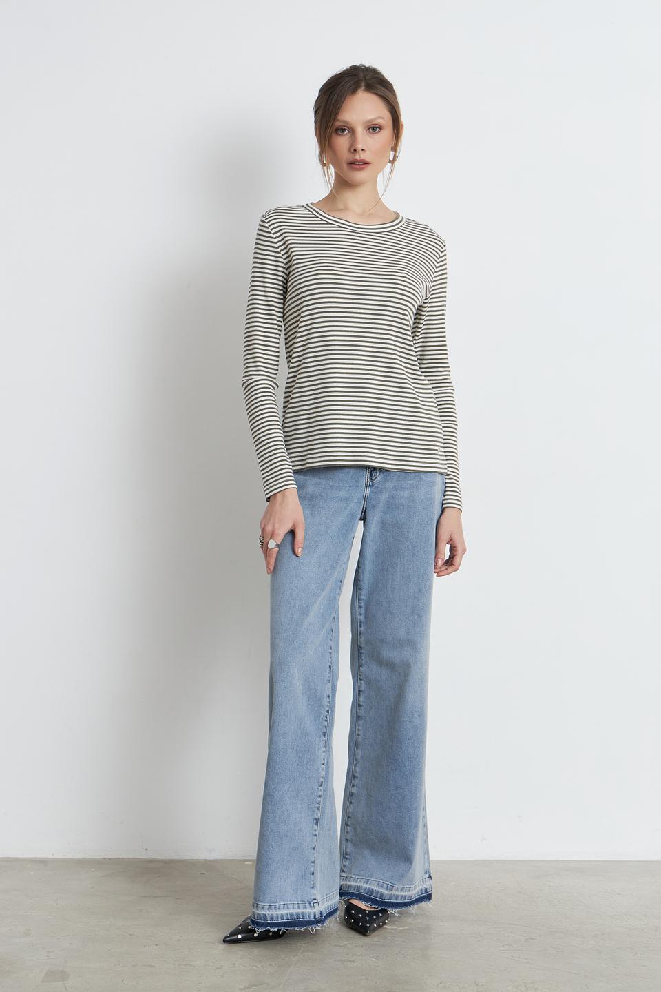 Футболка Betty and Co в полоску бежево-оливковая