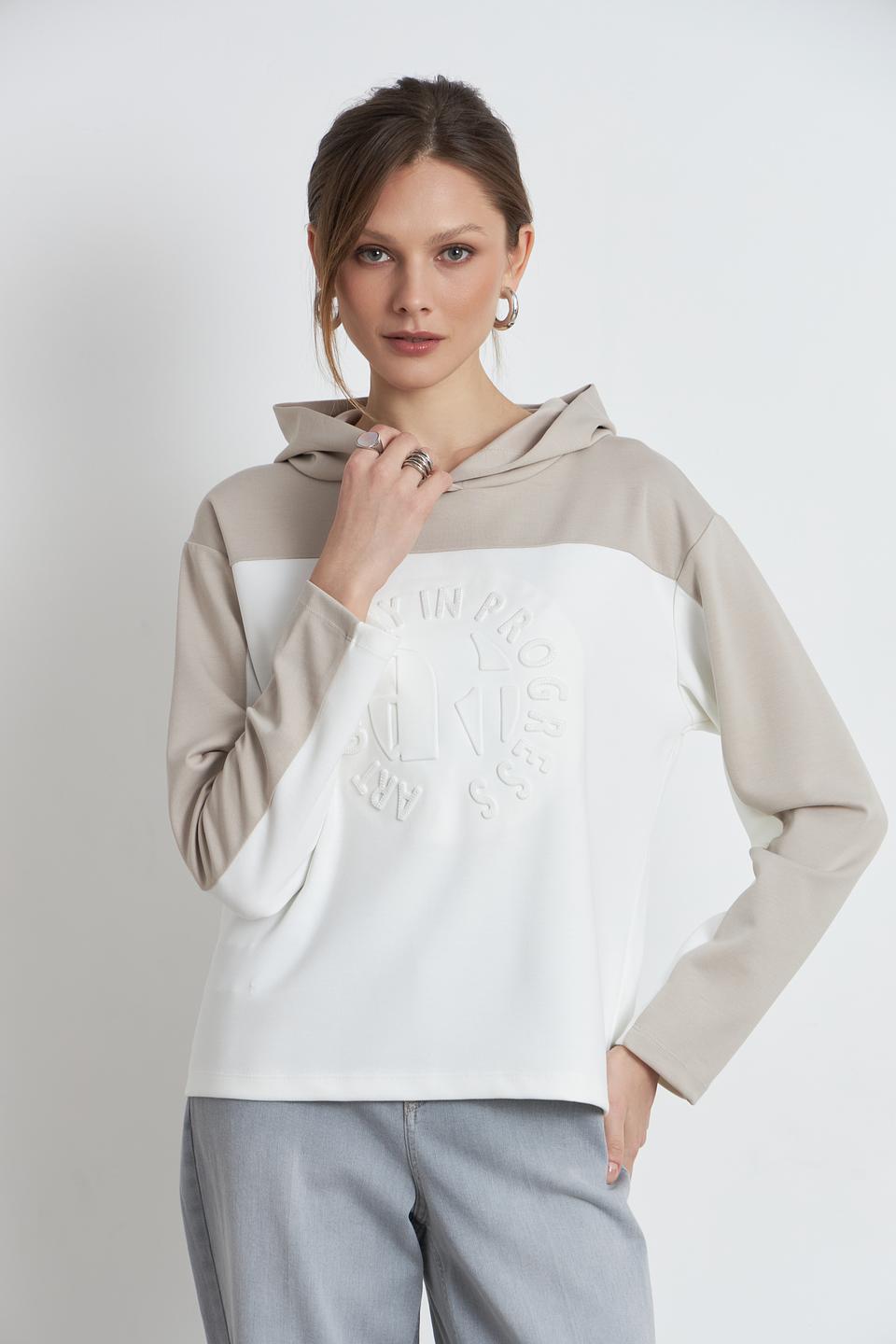 Пуловер Monari с вышивкой бежевый