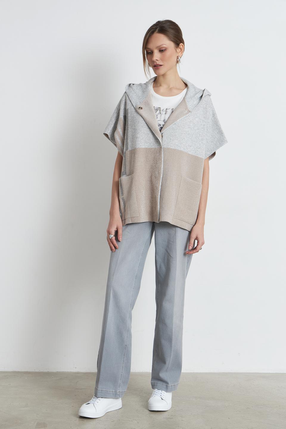 Жилет Monari с капюшоном бежево-серый