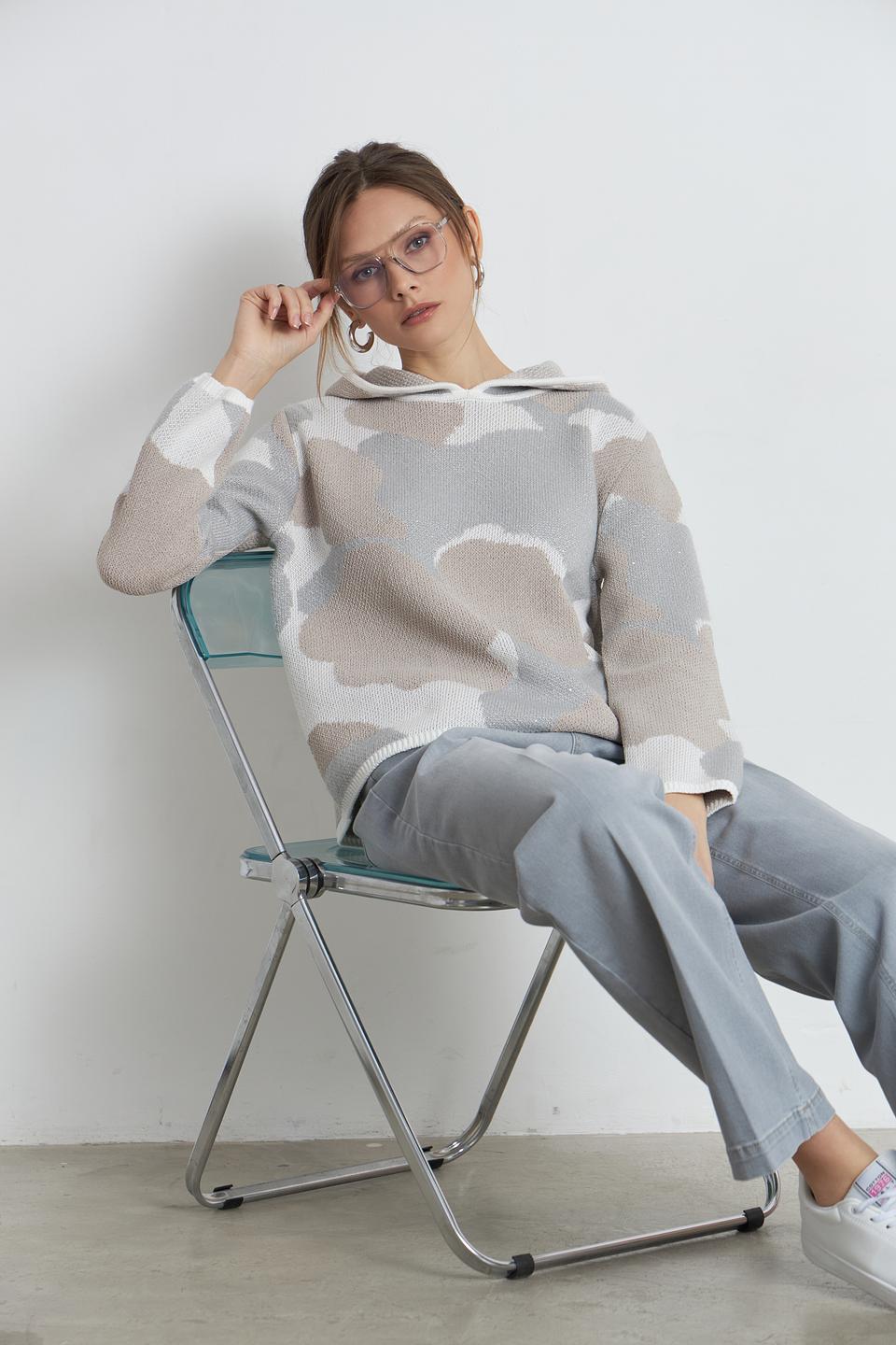 Пуловер Monari с капюшоном бежевый