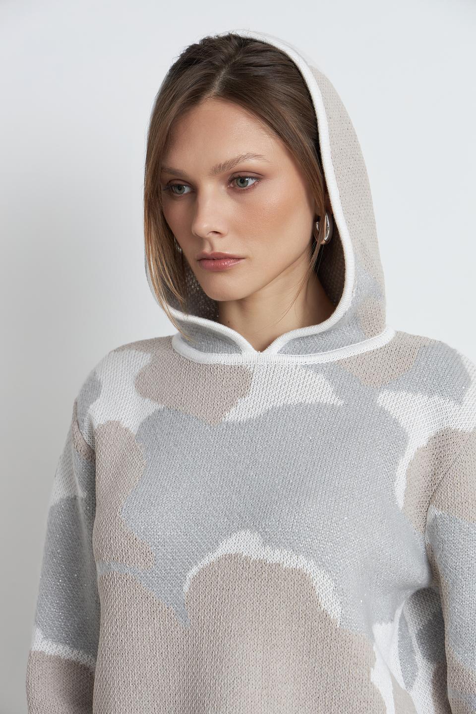 Пуловер Monari с капюшоном бежевый