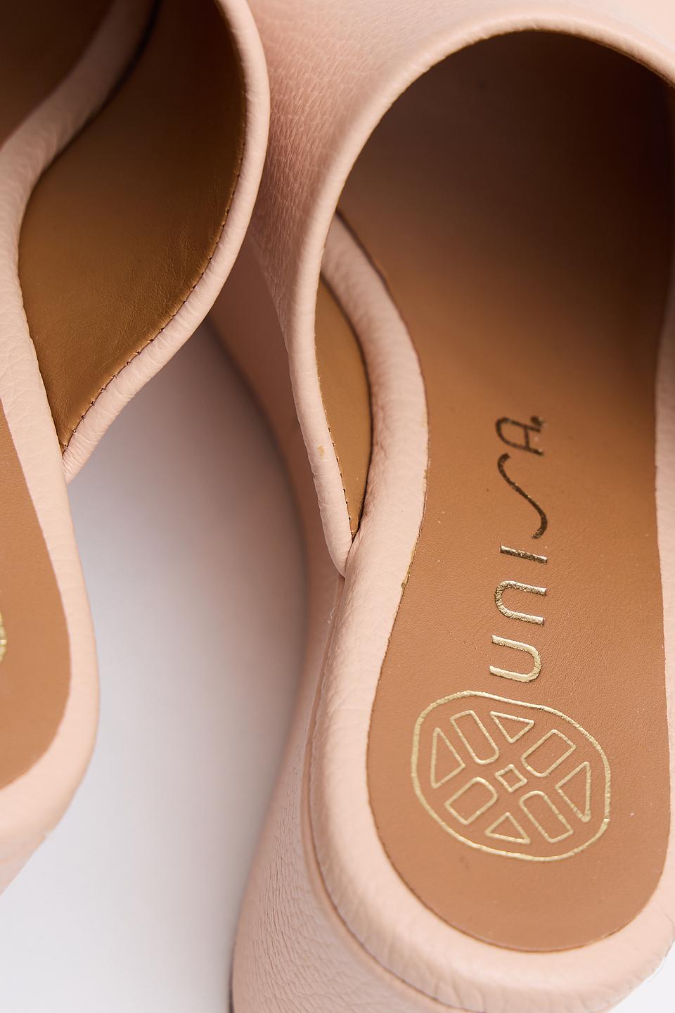 Шлепанцы Unisa на танкетке бежевые