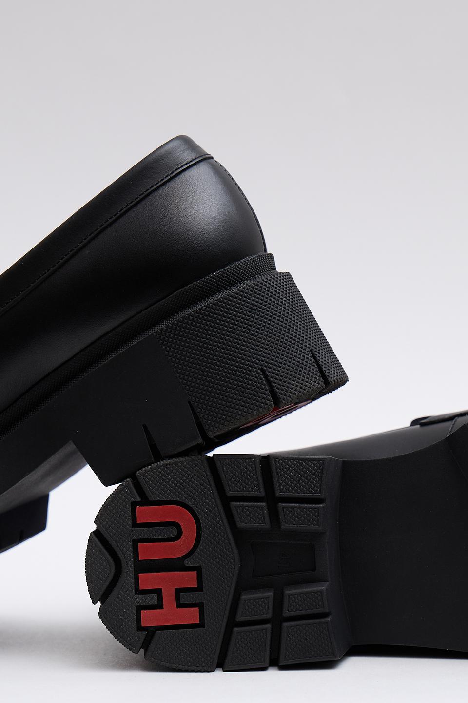 Лоферы Hugo на массивной подошве чёрные