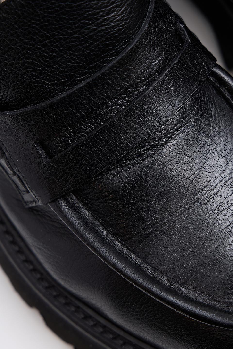 Лоферы Corvari на массивной подошве чёрные