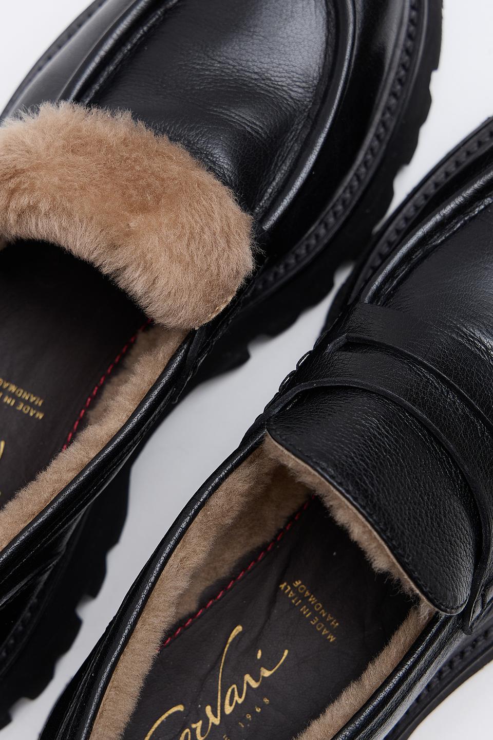 Лоферы Corvari на массивной подошве чёрные
