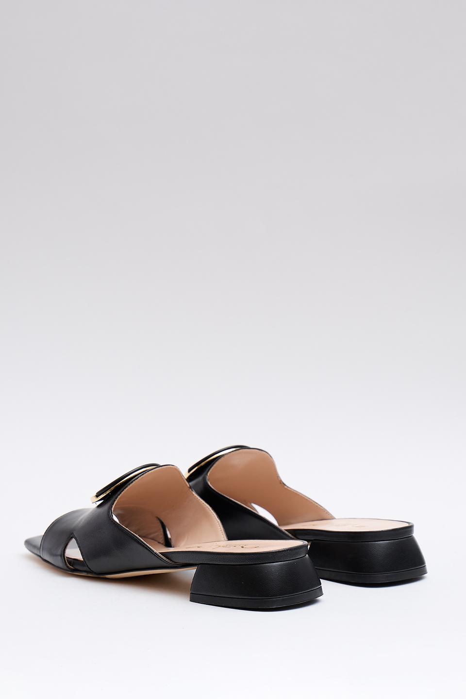 Шлепанцы Evaluna с пряжкой черные