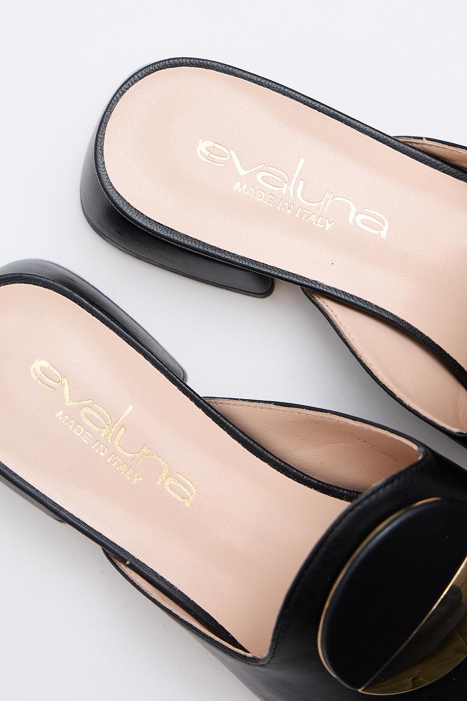 Шлепанцы Evaluna с пряжкой черные