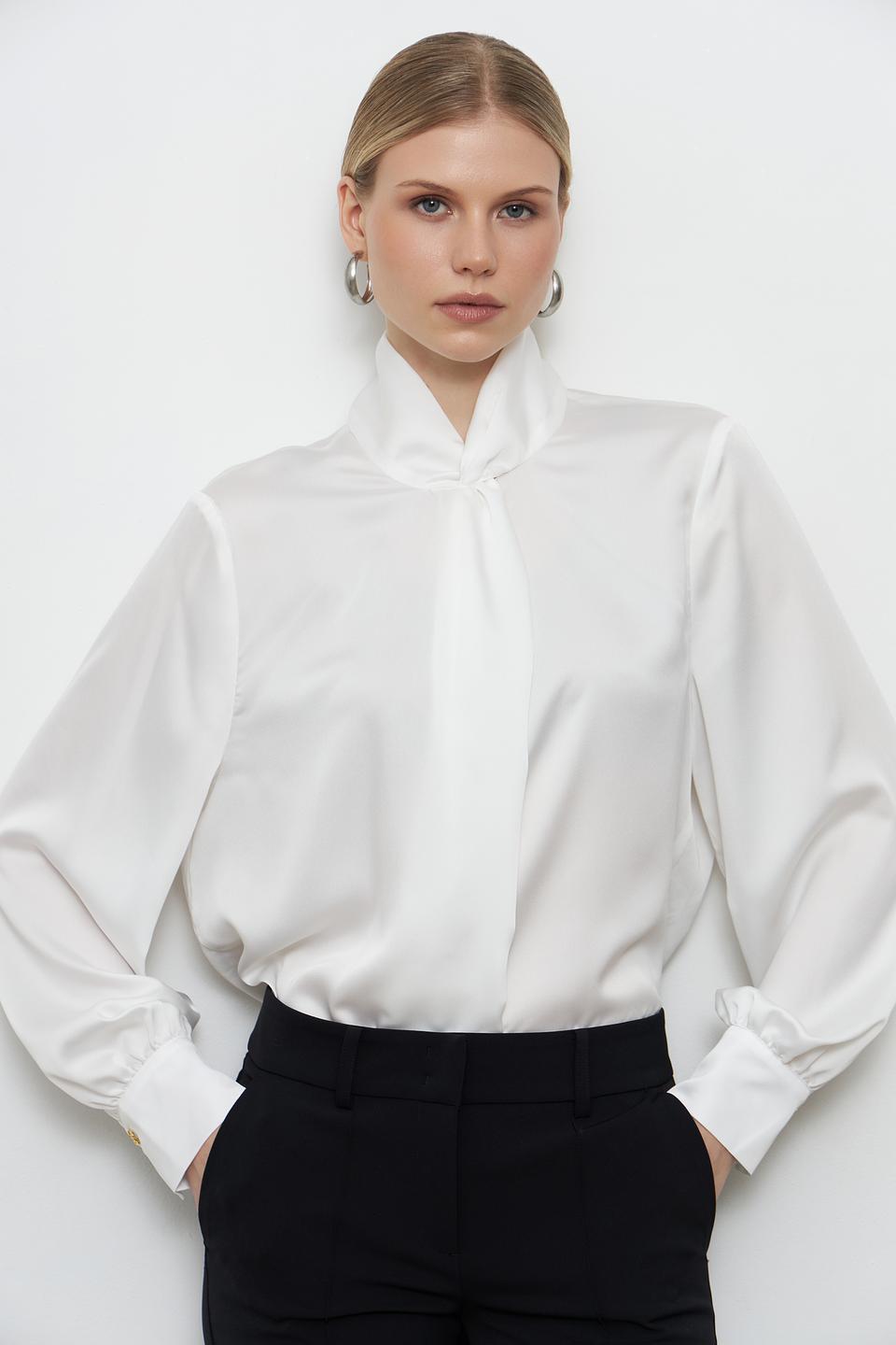 Блуза Emka с бантом