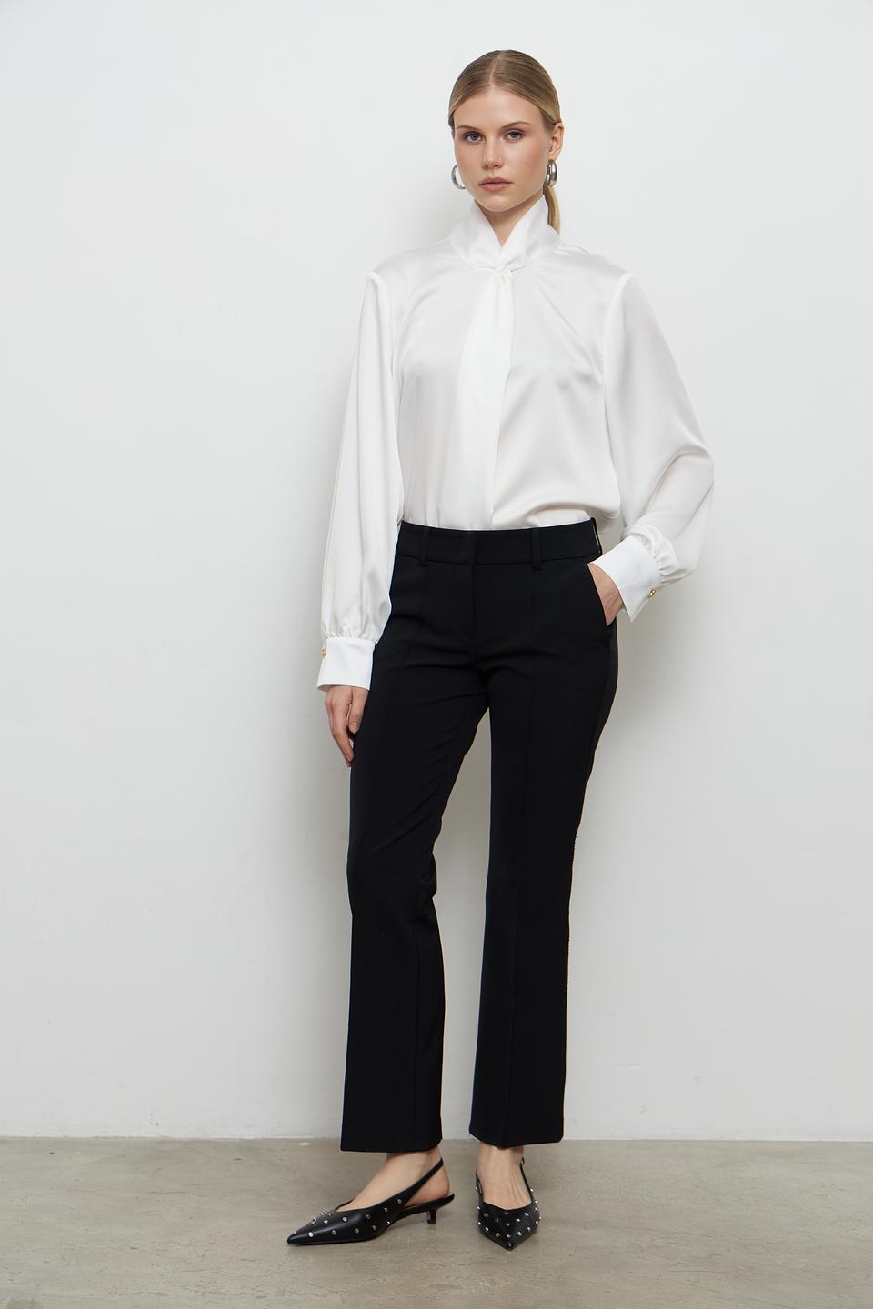 Блуза Emka с бантом