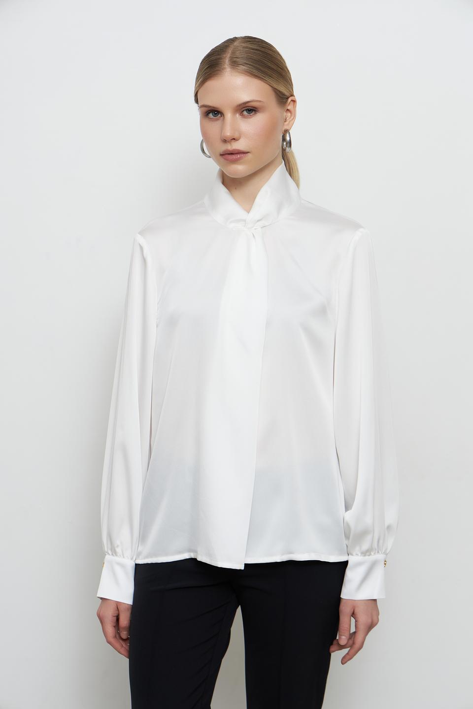 Блуза Emka с бантом