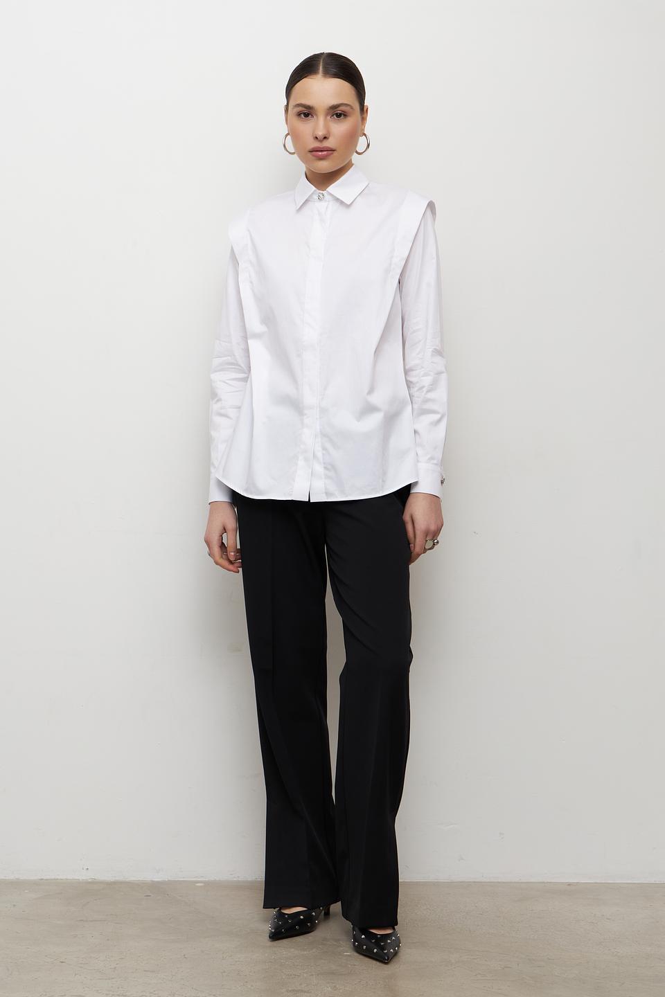 Блуза Emka с фигурным воротником