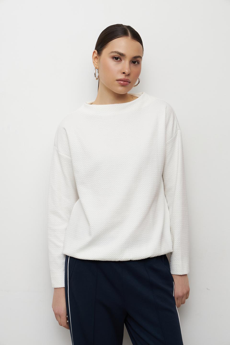 Пуловер Betty and Co фактурный белый