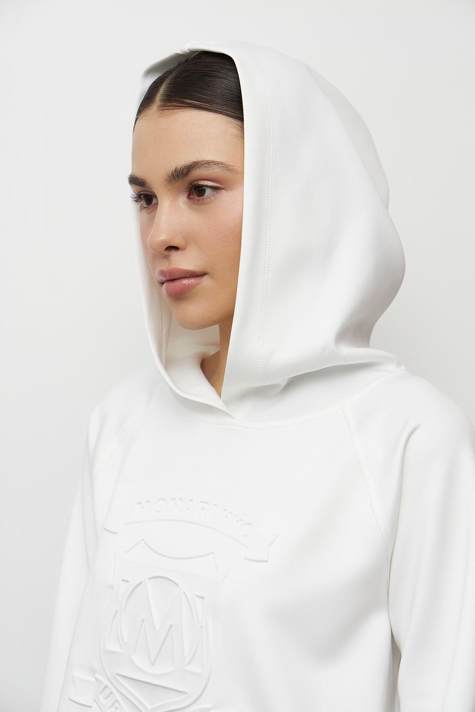 Пуловер Monari с логотипом белый