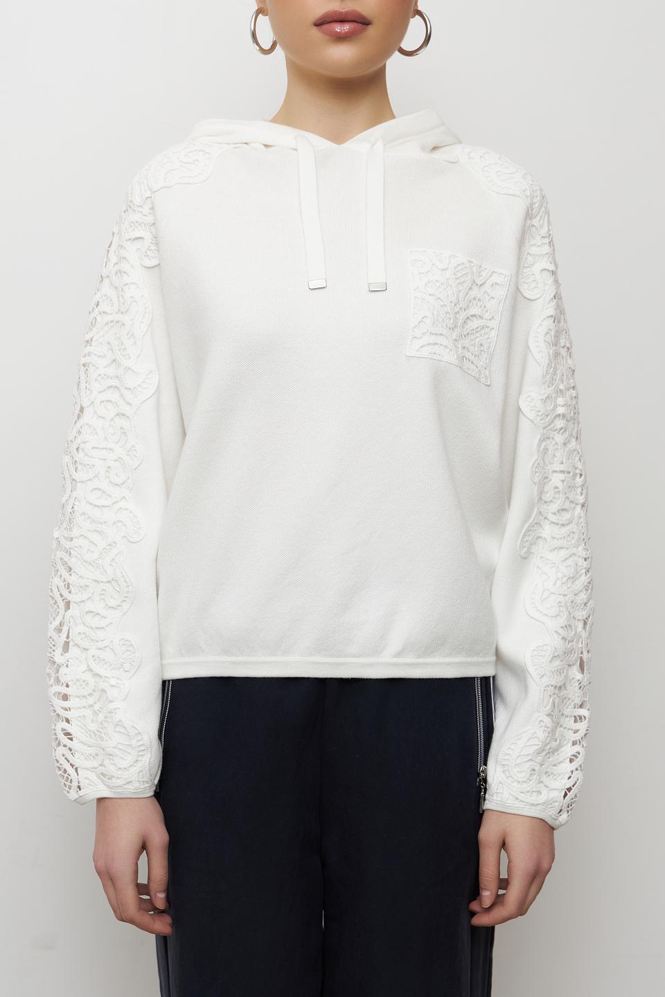 Пуловер Monari с кружевом белый