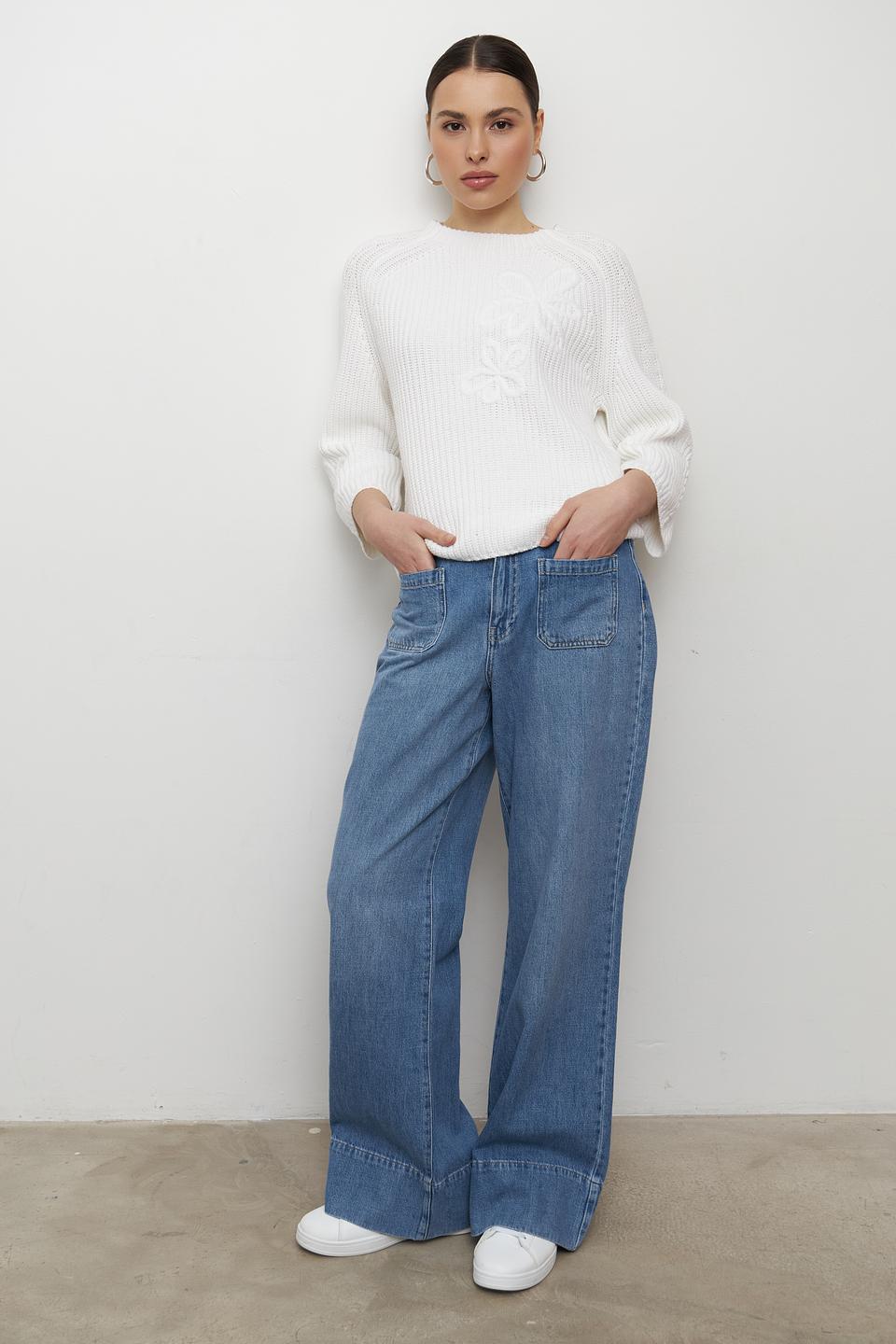 Пуловер Bianca с цветочной аппликацией