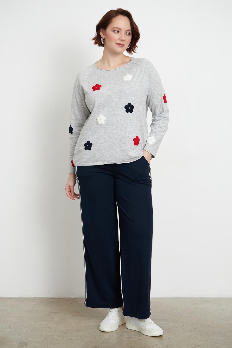 Пуловер Via Appia с цветами серый