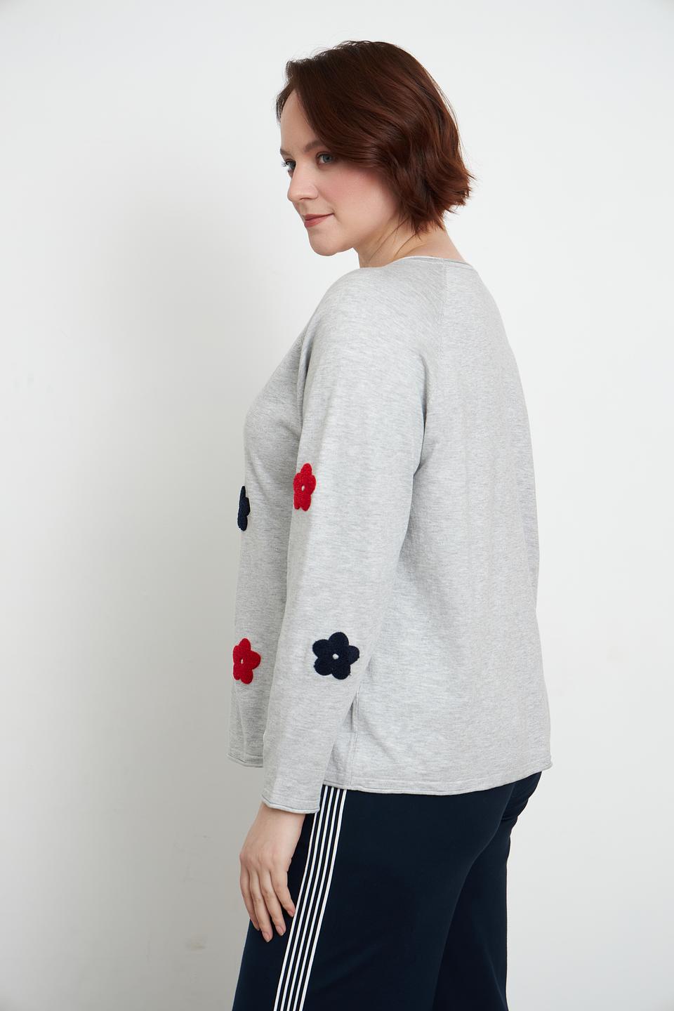 Пуловер Via Appia с цветами серый