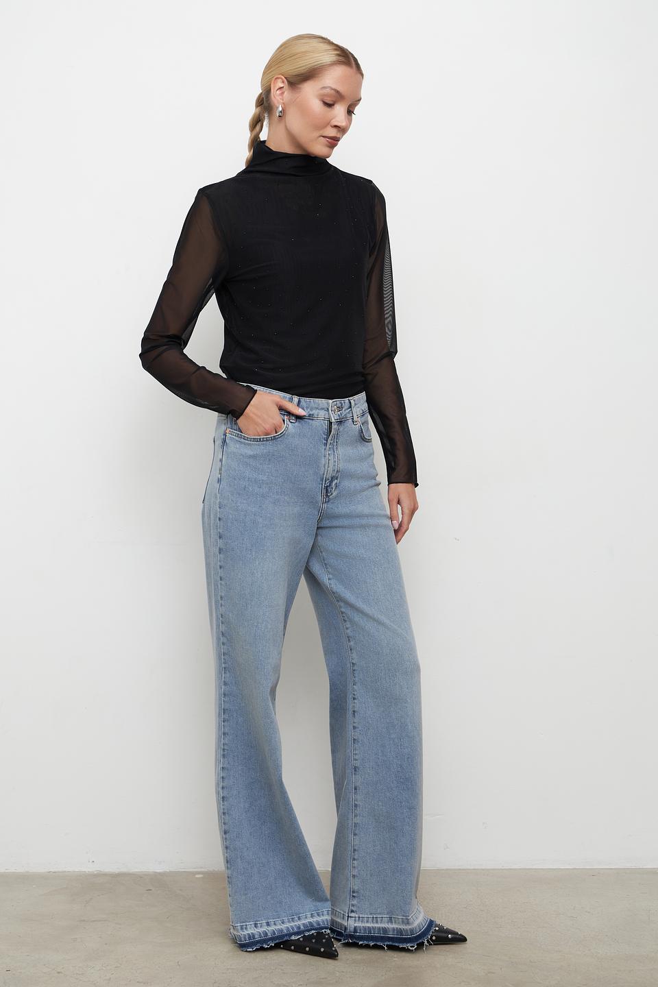 Пуловер Monari с кристаллами черный