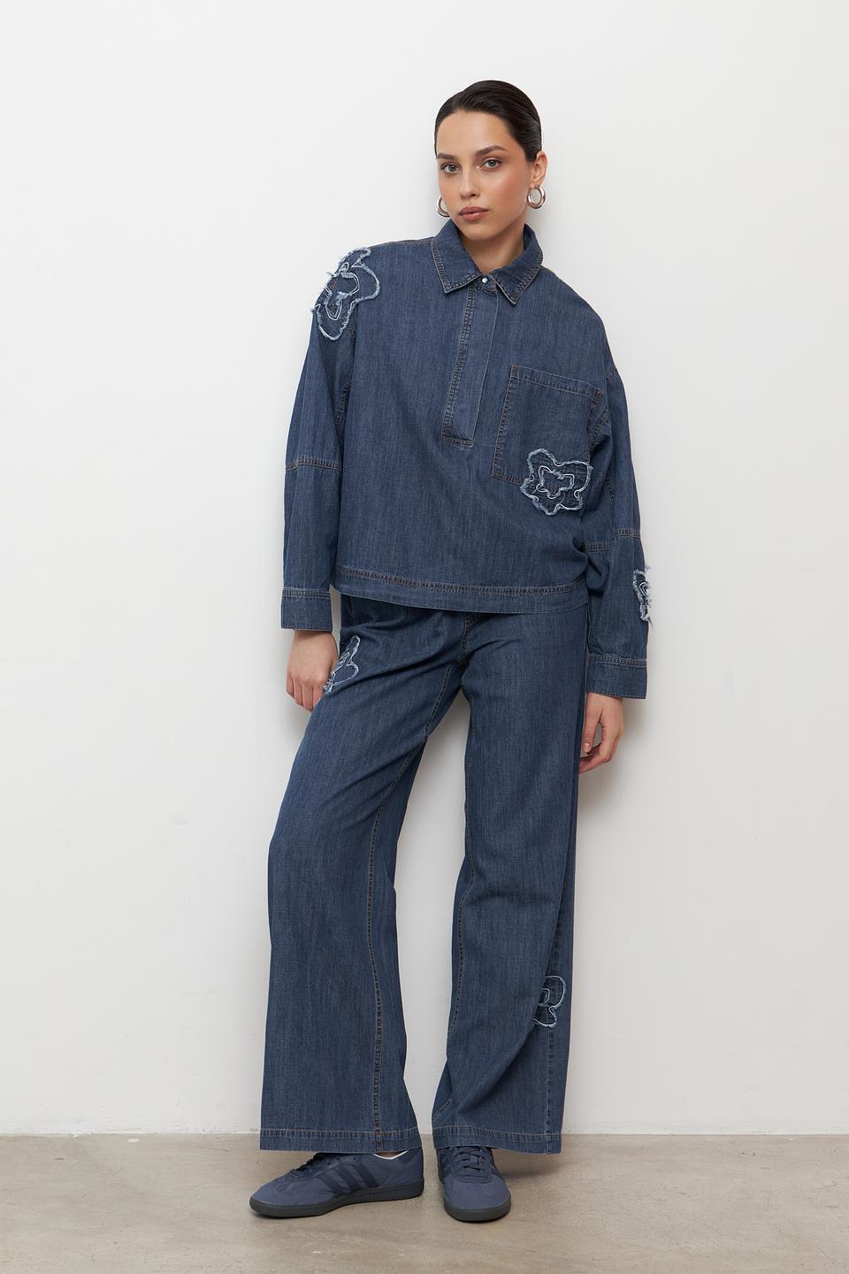 Блуза Lecomte джинсовая с вышивкой