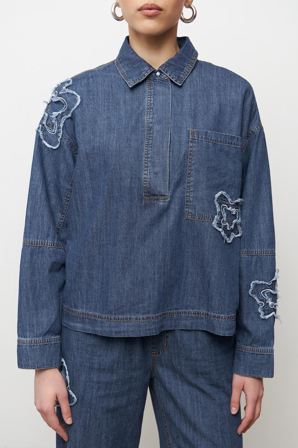 Блуза Lecomte джинсовая с вышивкой