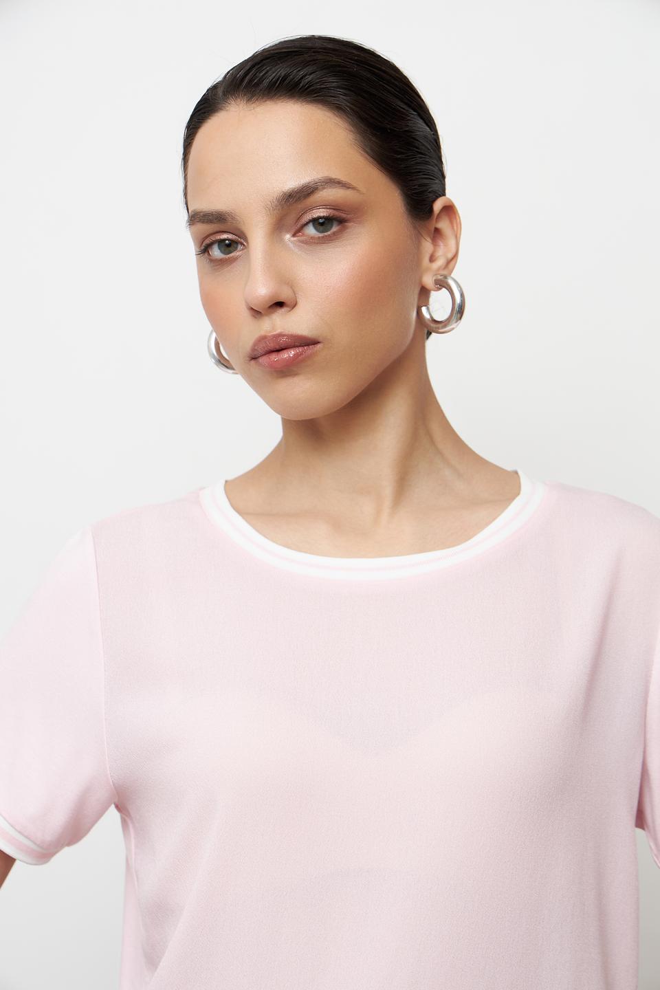 Блуза MORE and MORE розовая с отделкой