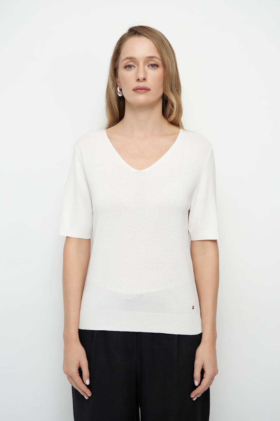 Пуловер Betty and Co белый V-образный