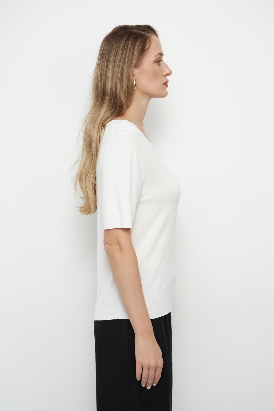 Пуловер Betty and Co белый V-образный