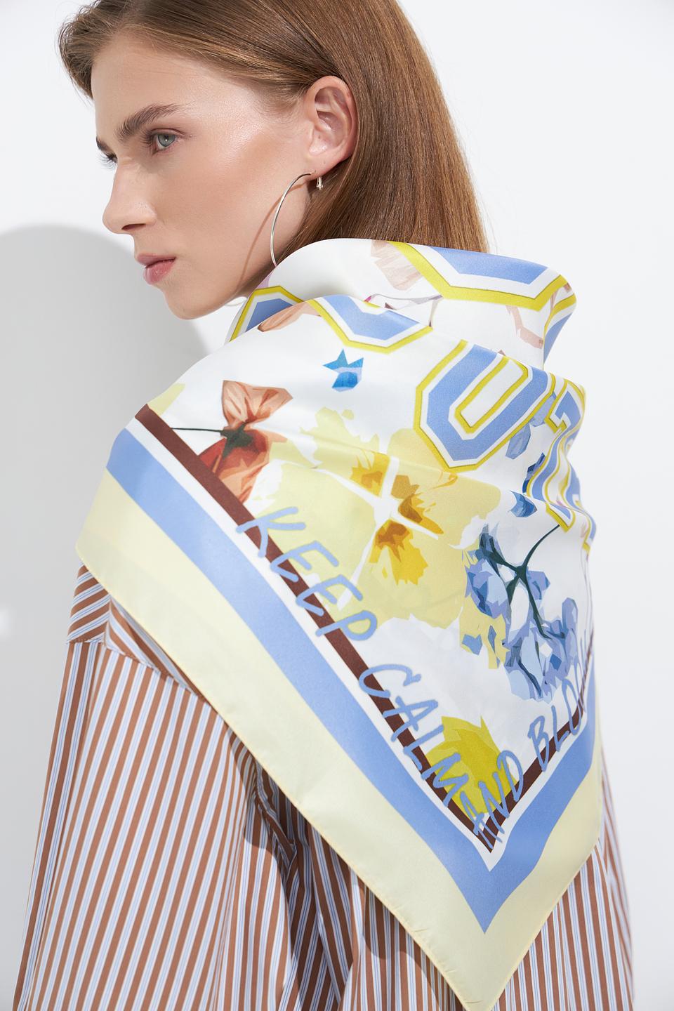 Шарф Lecomte с цветочным принтом