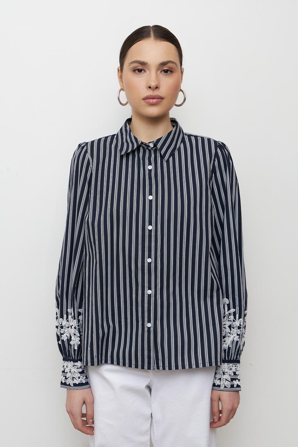 Блуза Monari в полоску с вышивкой
