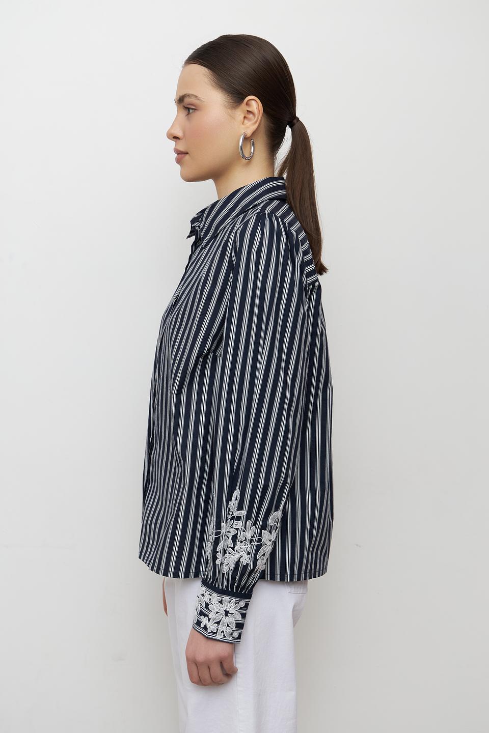 Блуза Monari в полоску с вышивкой