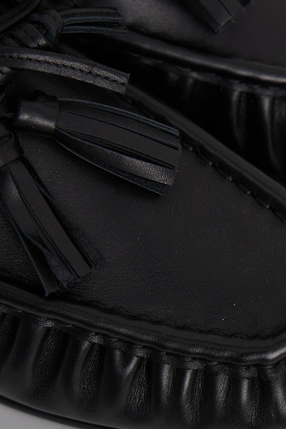 Лоферы Tuffoni с кисточками чёрные