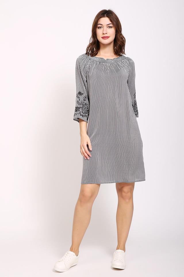 Платье Pezzo в полоску с вышивкой