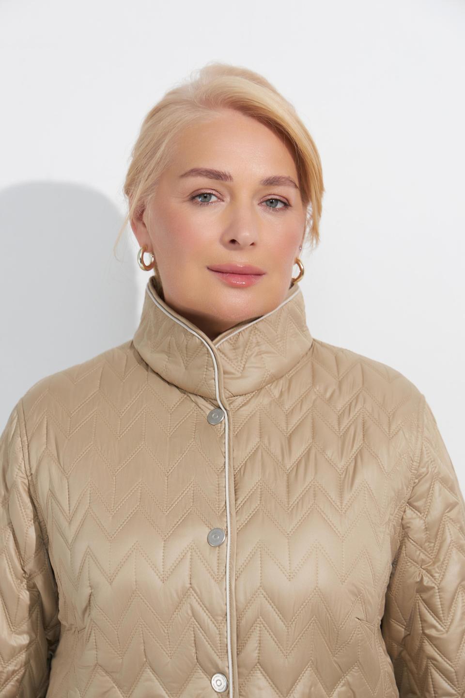 Бежевая стеганая куртка Lebek с зигзагообразной стёжкой