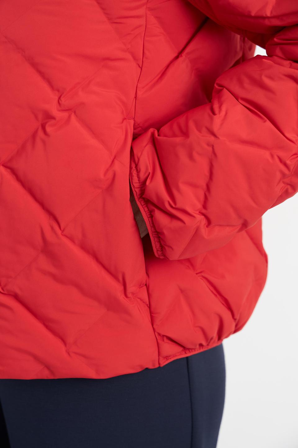 Красная стеганая куртка Betty Barclay outdoor с капюшоном