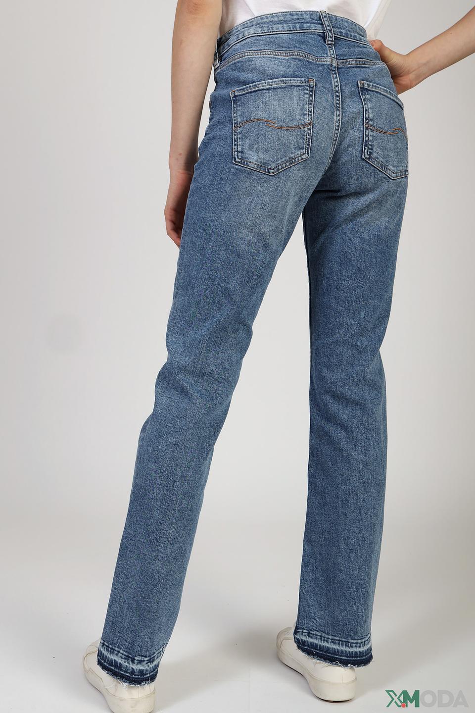 Джинсы QS с потертостями голубые