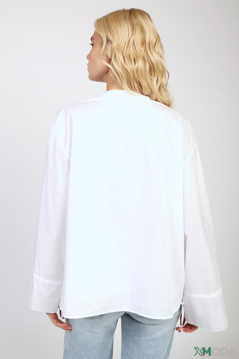 Блуза Rich and Royal белая с вырезом