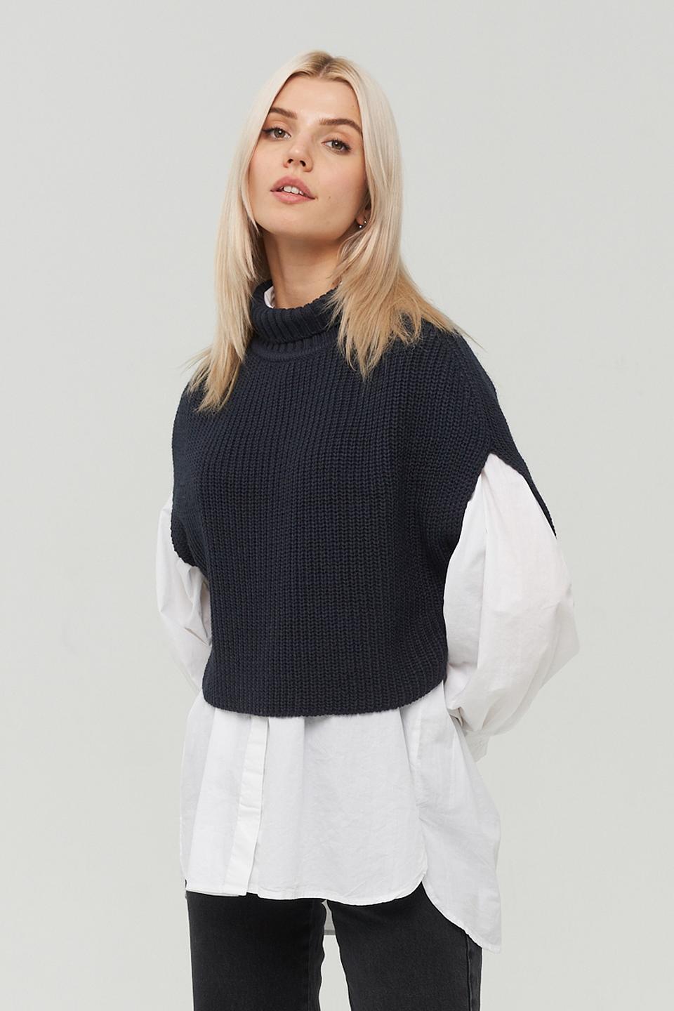 Жилет BE YOU вязаный