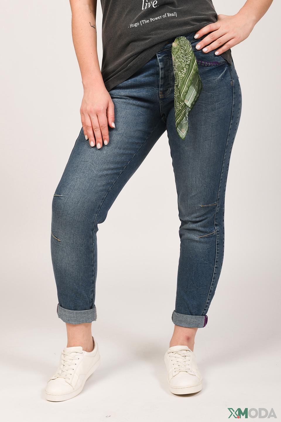 Джинсы Oui с потертостями и вышивкой