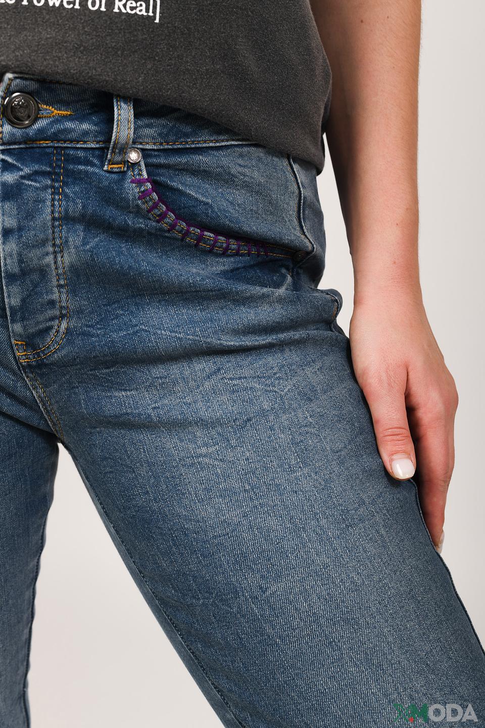 Джинсы Oui с потертостями и вышивкой