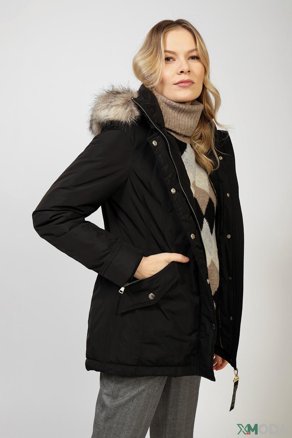 Куртка District чёрная с мехом