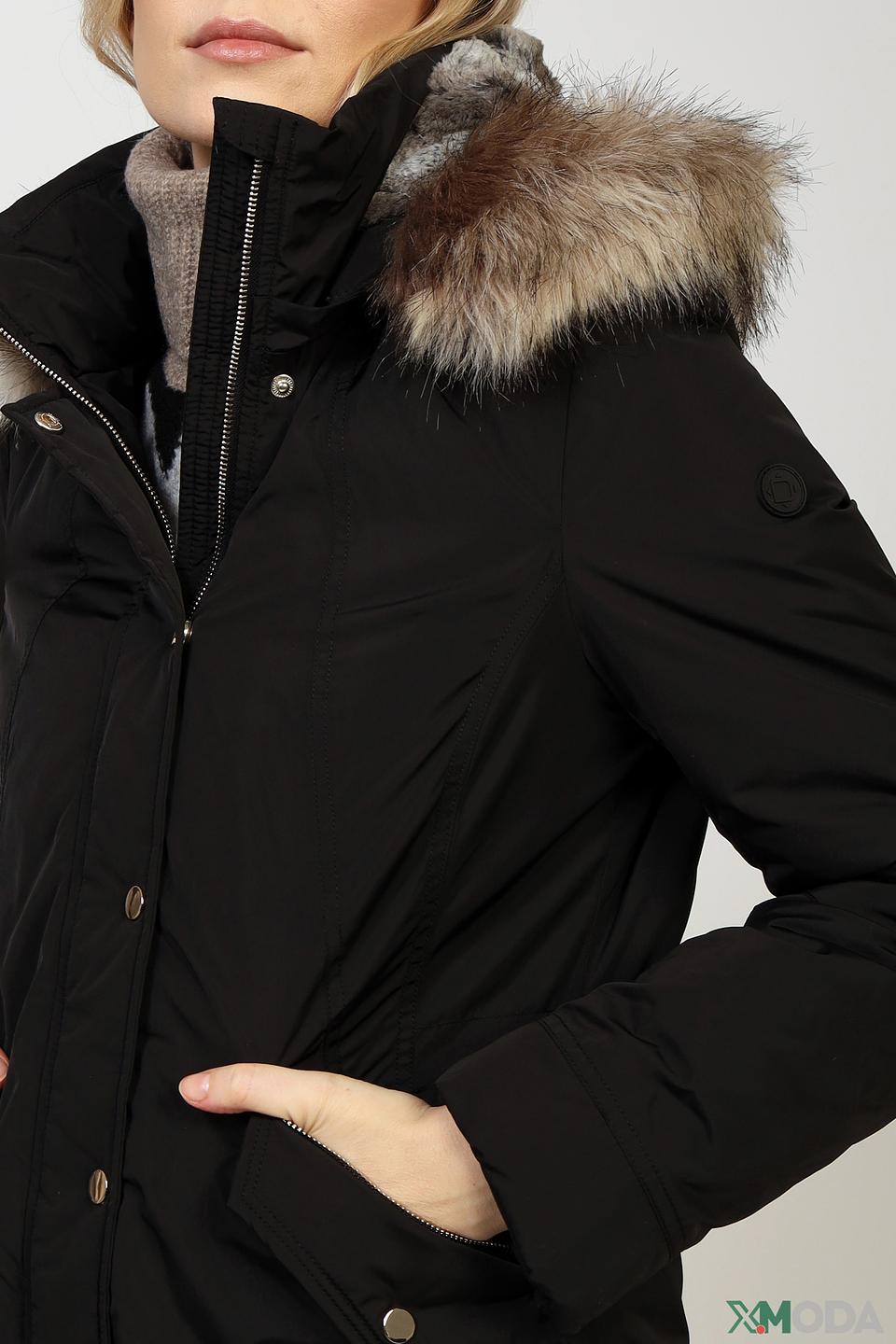 Куртка District чёрная с мехом
