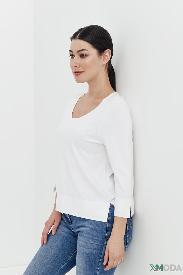 Пуловер Pezzo белый с V-образным вырезом