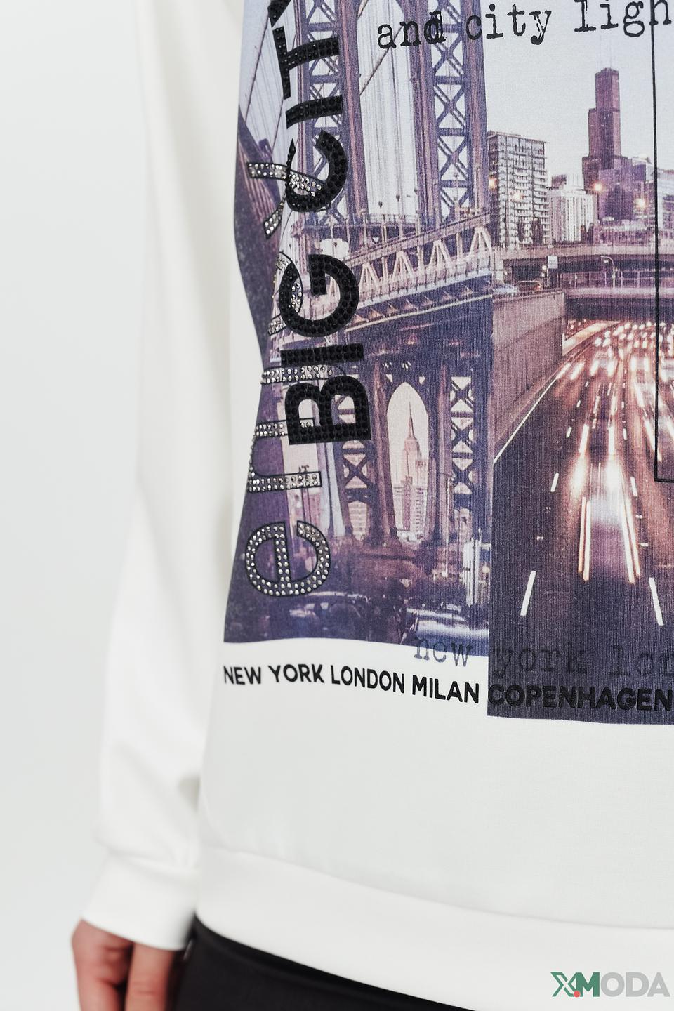 Пуловер Monari с городским принтом