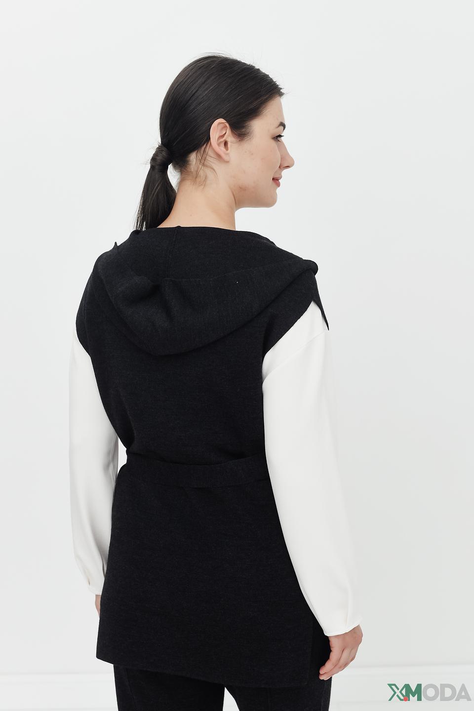 Жакет-жилет Monari чёрный с капюшоном