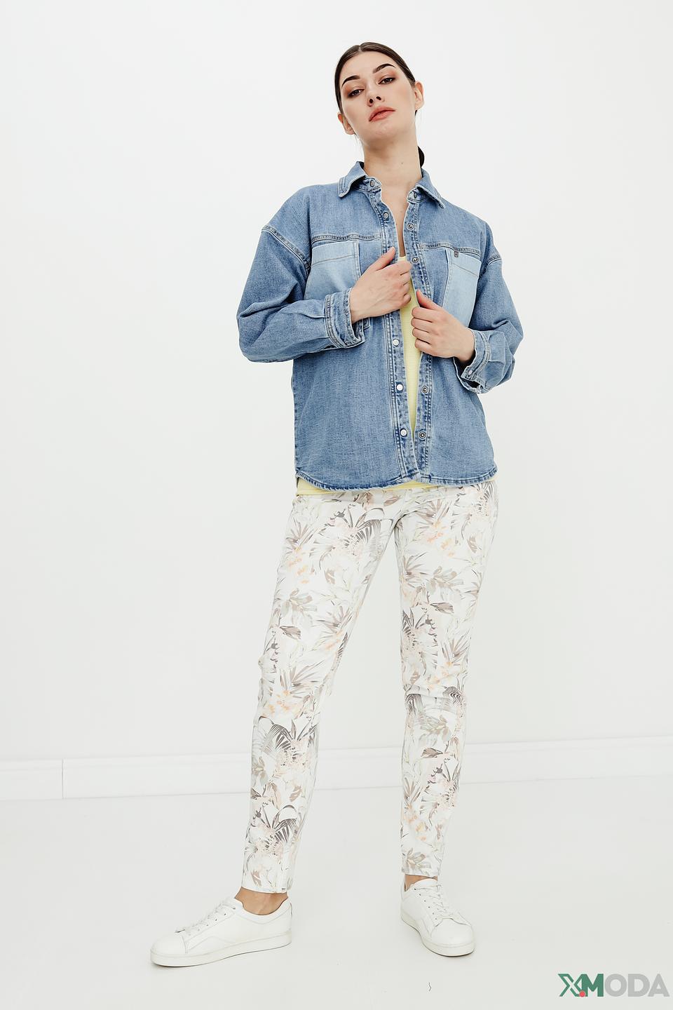 Рубашка UNQ джинсовая с карманами голубая