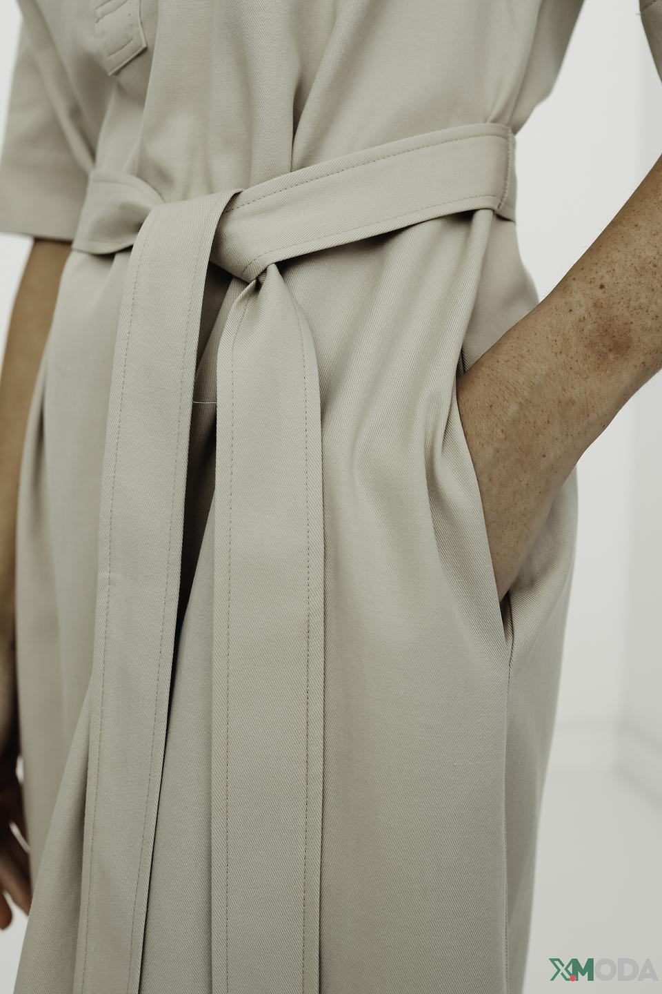 Платье UNQ приталенное бежевое