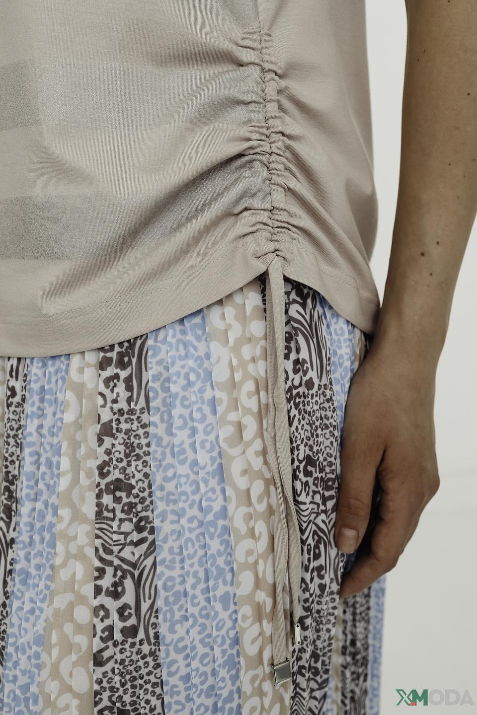 Футболка Eugen Klein с вышивкой бежевая