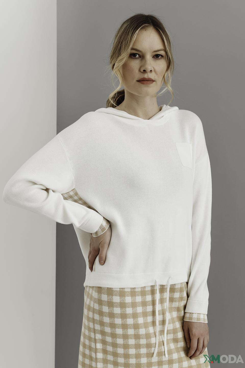 Пуловер Oui с капюшоном белый