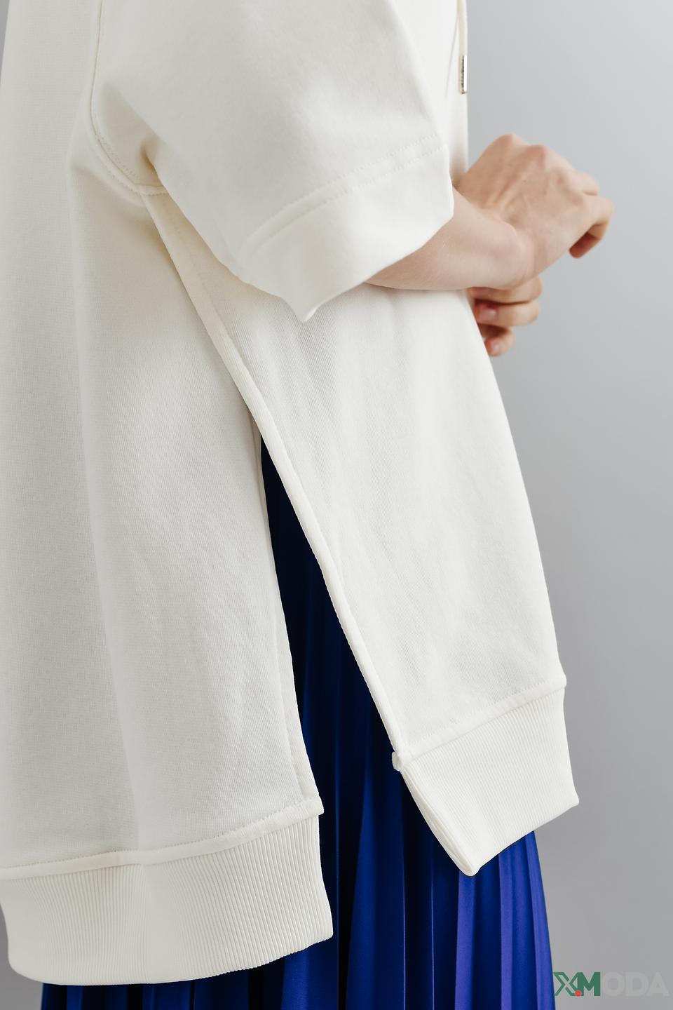 Пуловер Rich and Royal белый с капюшоном