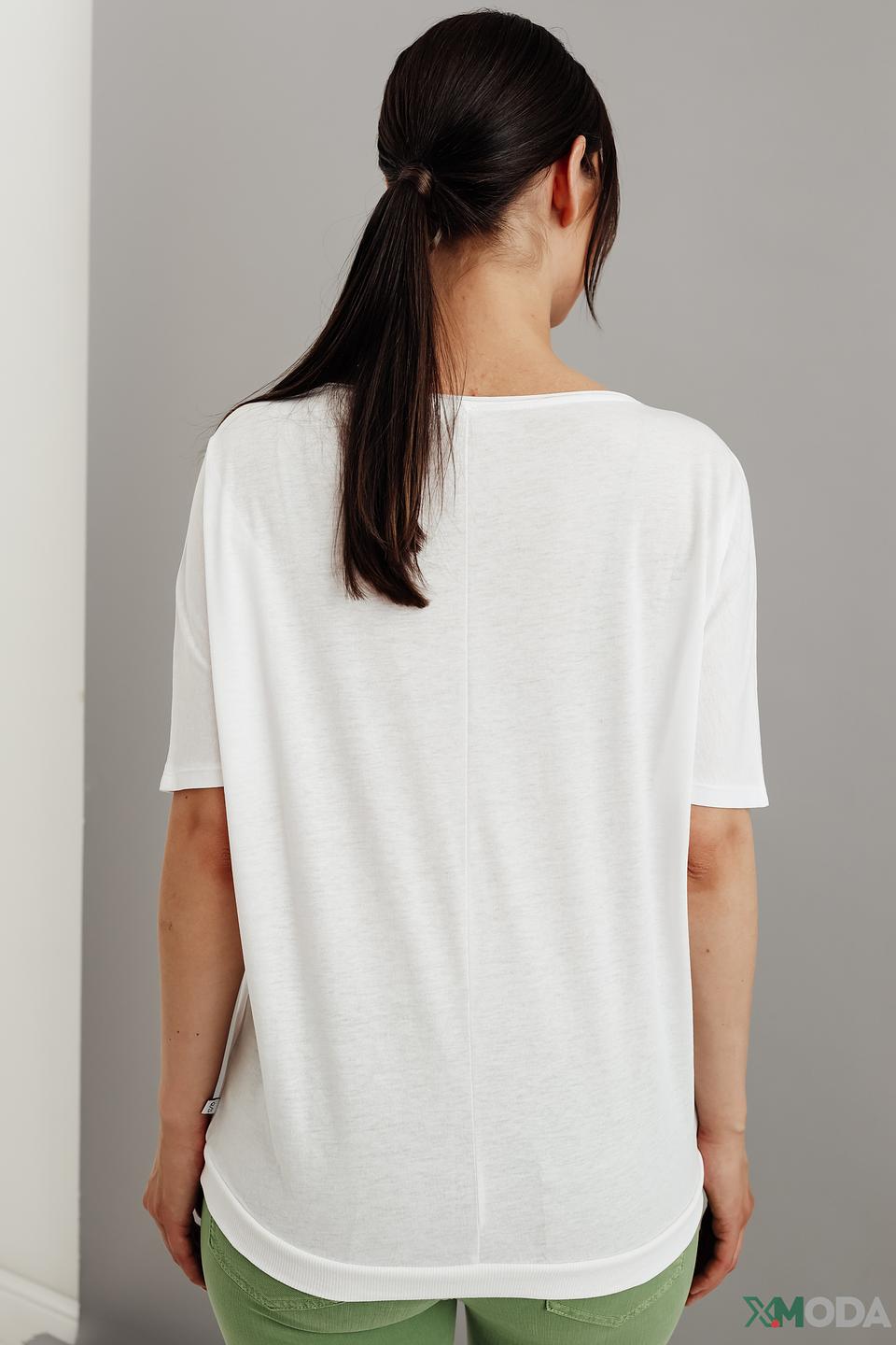 Футболка QS женская белая с вырезом